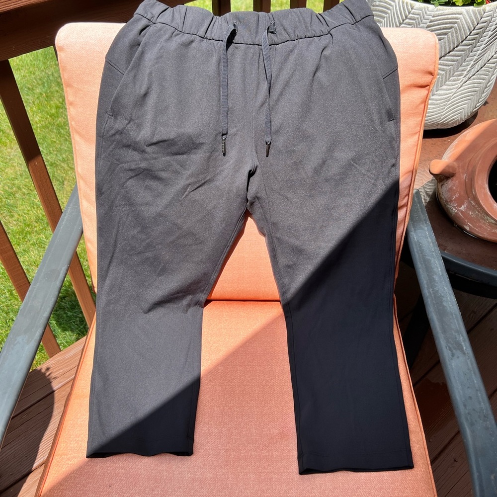 Lululemon On The Fly Crop 23”